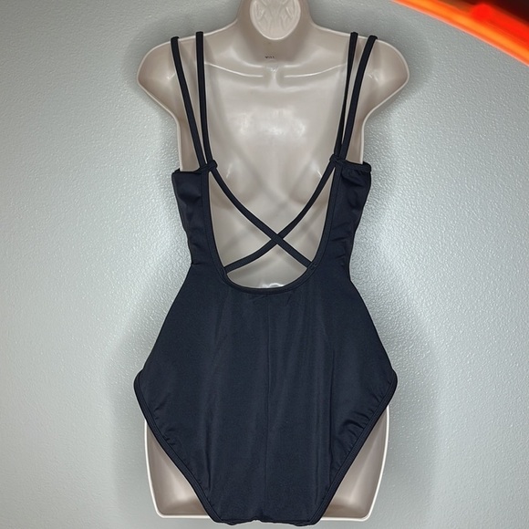 SIMPLY Skinny by Elizabeth Stewart black bathing suit, 14, in good condi… - Picture 2 of 5